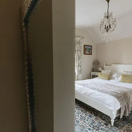 Station - Unique With River Flowing Through Garden * Bolton Abbey