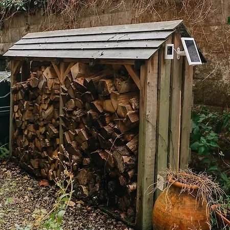 Station - Unique With River Flowing Through Garden * Bolton Abbey