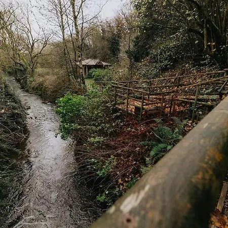 Station - Unique With River Flowing Through Garden *