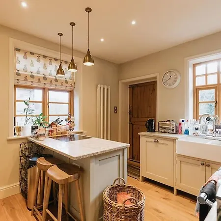 度假居 Station - Unique With River Flowing Through Garden 博尔顿阿比