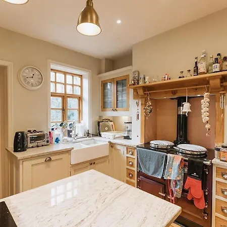 Station - Unique With River Flowing Through Garden 度假居 博尔顿阿比