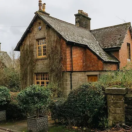 Station - Unique With River Flowing Through Garden *