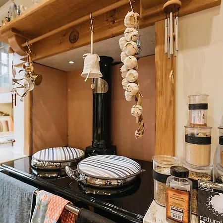 Station - Unique With River Flowing Through Garden 度假居 博尔顿阿比