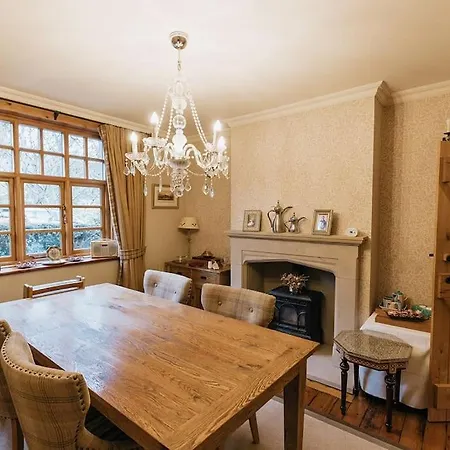 度假居 Station - Unique With River Flowing Through Garden *