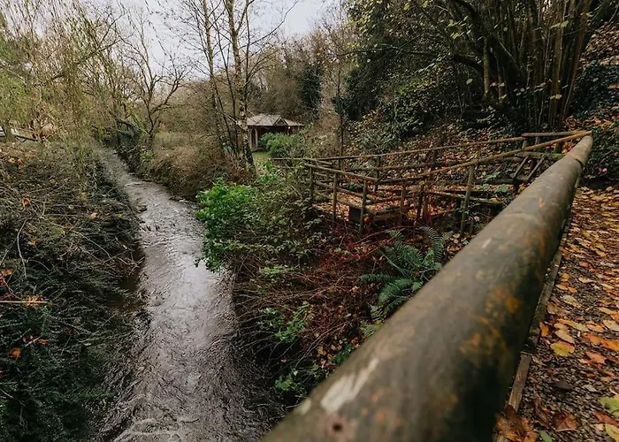 Station - Unique With River Flowing Through Garden *